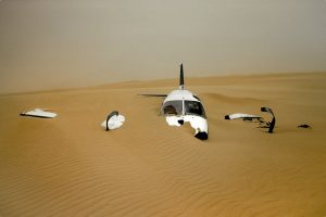L'avion et le sable - Yann Arthus-Bertrand Photo